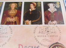 Load image into Gallery viewer, HENRY VIII DECUS ET TUTAMEN BUNC 1997 £1 COIN COVER PNC  WITH INFORMATION CARD
