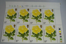 Load image into Gallery viewer, 1976 GRANDPA DICKSON ROSE 10P BLOCK OF EIGHT STAMPS MNH &amp; TRAFFIC LIGHTS
