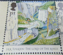 Load image into Gallery viewer, 2004 JRR TOLKIEN LORD OF THE RINGS 1ST CLASS SET TEN STAMPS MNH IN STAMP HOLDER
