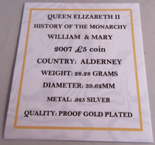 Load image into Gallery viewer, 2007 QEII WILLIAM &amp; MARY HISTORY OF THE MONARCHY ALDERNEY S/PROOF £5 COIN BOXCOA
