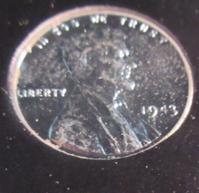 Load image into Gallery viewer, 1943 WAR TIME EMERGENCY ISSUE 1943 STEEL CENTS PHILADELPHIA MINT IN HARD CASE
