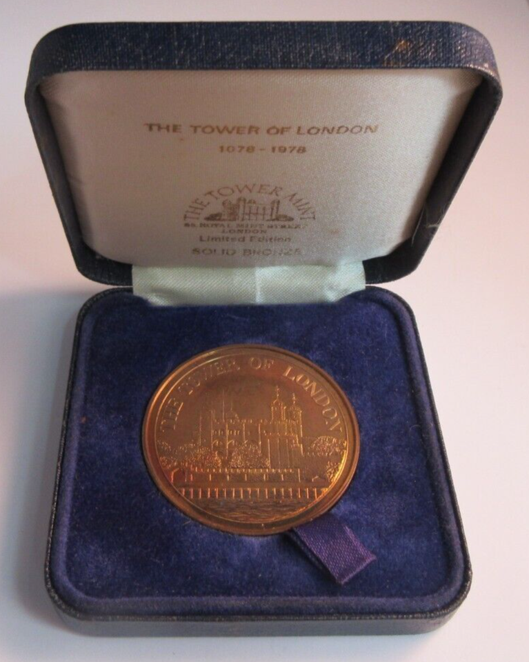 1078-1978 THE TOWER OF LONDON BRONZE MEDALLION 45MM BOXED