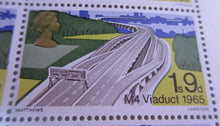 Load image into Gallery viewer, 1968 M4 VIADUCT BRIDGE 1s 9d 12 X STAMPS MNH WITH TRAFFIC LIGHTS &amp; STAMP HOLDER
