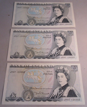 Load image into Gallery viewer, 1980 SOMERSET FIVE POUND £5 NOTES JUNE 1980 12 CONSECUTIVE RUN UNC
