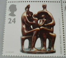 Load image into Gallery viewer, 1993 FAMILY GROUP BRONZE SCULPTURE HENRY MOORE 24p BLOCK OF 4 STAMPS MNH
