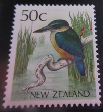 Load image into Gallery viewer, NEW ZEALAND BIRDS POSTAGE STAMPS IN PACK MNH 9 X  STAMPS
