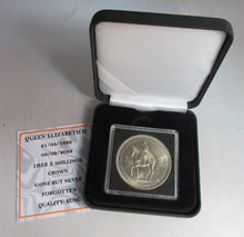 Load image into Gallery viewer, 1953 QUEEN ELIZABETH II IN REMEMBRANCE BUNC 5 SHILLINGS CROWN COIN BOX &amp; COA
