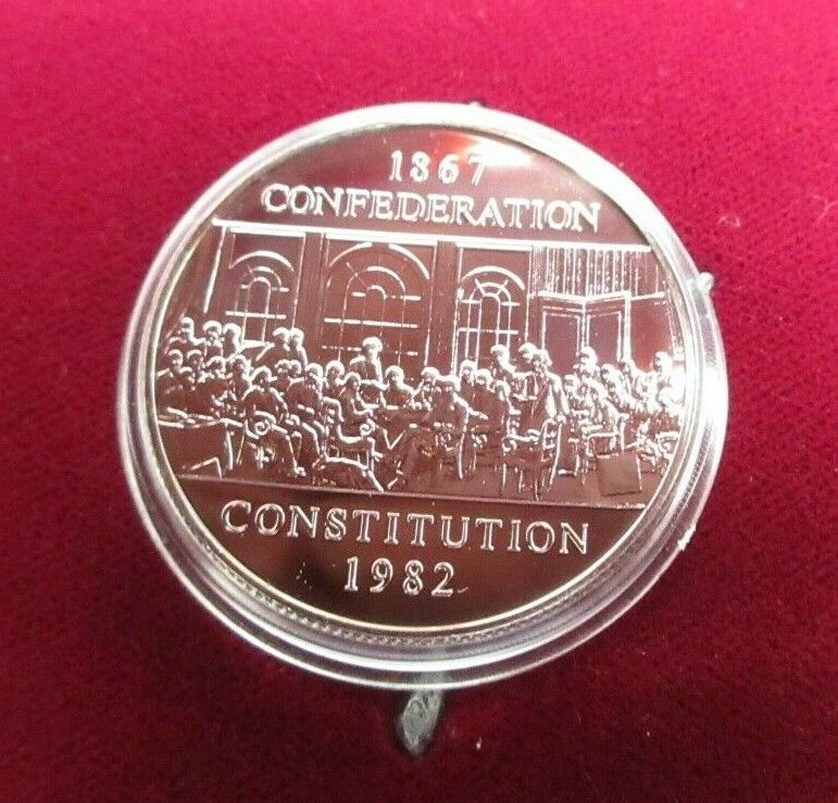 1982 Canada Dollar CONSTITUTION PROOF Coin and Box IN HOLDER