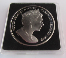 Load image into Gallery viewer, 2019 QEII QUEEN VICTORIA GREAT SEAL ON HORSE TWO POUND £2 COIN CAPSULE &amp; COA
