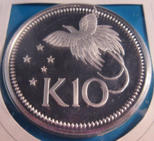 Load image into Gallery viewer, 1975 PAPUA NEW GUINEA BIRD OF PARADISE K10 SILVER PROOF 45mm COIN PNC
