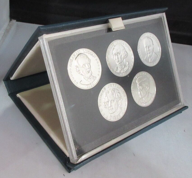 AMERICAN PRESIDENTS ANNIVERSARY MEDALLION SET  5 MEDALS IN ROYAL MINT BLUE BOOK