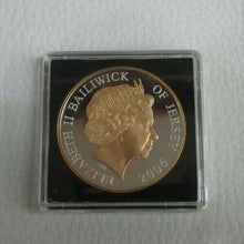 Load image into Gallery viewer, WEMBLEY STADIUM 2006  SILVER PROOF .999 SELECTIVE GOLD  £5 COIN 1966 WORLD CUP
