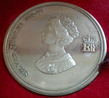 Load image into Gallery viewer, ABBEY &amp; PALACE OF HOLYROODHOUSE SILVER JUBILEE1952-1977 MEDAL IN ORIGINAL BOX
