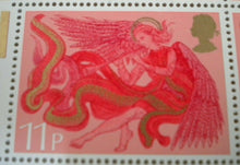 Load image into Gallery viewer, 1975 CHRISTMAS ANGEL WITH HORN 11P EIGHT STAMPS MNH &amp; TRAFFIC LIGHTS
