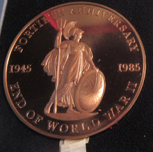 Load image into Gallery viewer, 1945-1985 40TH ANNIVERSARY END OF WWII HIGH RELIEF BRONZE MEDAL 63MM BOX SCARCE
