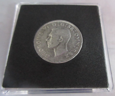 1943 KING GEORGE VI  .500 SILVER ENGLISH ONE SHILLING COIN IN QUAD CAPSULE