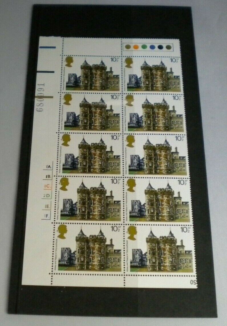 1978 HOLYROODHOUSE 10 1/2p BLOCK OF 10 STAMPS MNH & TRAFFIC LIGHTS