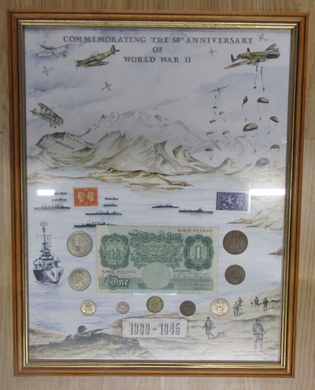 1939-45 50th ANNIVERSARY OF WORLD WAR II FRAMED NOTE COINS & STAMPS 35.1X44.3CM