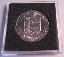 Load image into Gallery viewer, 1969 QEII FIRST YEAR BAILIWICK OF JERSEY BUNC FIFTY NEW PENCE COIN &amp; CAPSULE

