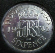 Load image into Gallery viewer, 1942 KING GEORGE VI BARE HEAD .500 SILVER aUNC 6d SIXPENCE COIN CAPSULE &amp; BOX
