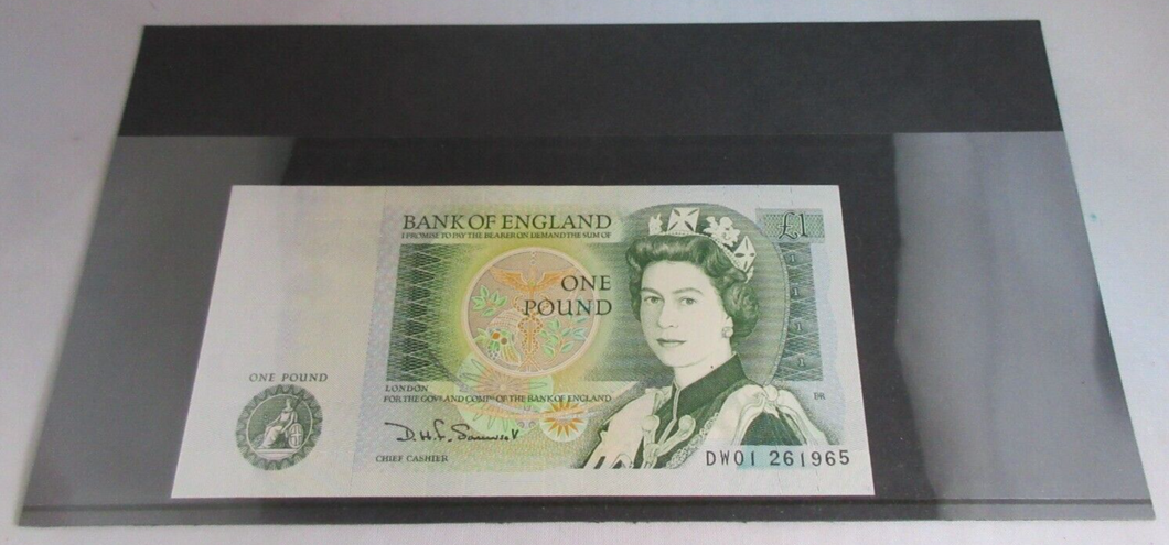 1981 £1 BANK NOTE SOMERSET UNC DW01 261965 & NOTE HOLDER