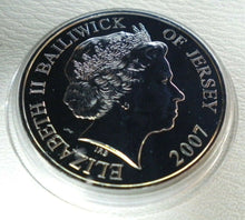 Load image into Gallery viewer, 2007 ROYAL MINT DIAMOND WEDDING BAILIWICK OF JERSEY BUNC £5 COIN IN CAPSULE
