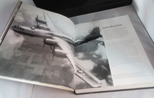 Load image into Gallery viewer, 2004 THE HISTORY OF FLIGHT DAVID SIMONS &amp; THOMAS WITHINGTON HARDBACK BOOK
