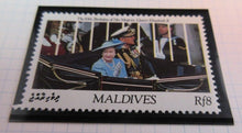 Load image into Gallery viewer, 1991 65TH BIRTHDAY QUEEN ELIZABETH II MALDIVES STAMPS MNH &amp; ALBUM SHEET
