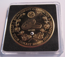 Load image into Gallery viewer, 2010 HRH PRINCE WILLIAM &amp; CATHERINE MIDDLETON ENGAGEMENT ANNOUNCED MEDAL BOX&amp;COA
