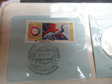 Load image into Gallery viewer, 1975 1oz SILVER PROOF APOLLO &amp; SOYUZ FIRST U.S &amp; SOVIET JOINT SPACE MISSION PNC1
