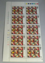 Load image into Gallery viewer, 1979 EUROPEAN ASSEMBLY ELECTIONS 13p BLOCK OF 10 STAMPS MNH &amp; TRAFFIC LIGHTS
