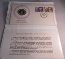 Load image into Gallery viewer, 1973 ROYAL WEDDING PRINCESS ANNE SILVER PROOF MEDALLIC COVER -by John Pinches
