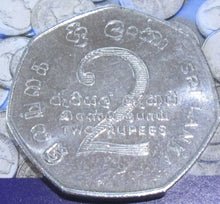 Load image into Gallery viewer, 1976 ROYAL MINT 50p shaped Sri Lanka Non Aligned nations Conference 2 Rupee coin
