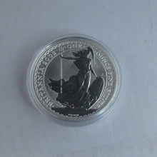 Load image into Gallery viewer, 2002 Britannia Silver Reverse Frosted UK Royal Mint £2 Coin In Capsule
