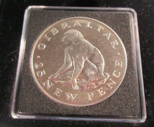 Load image into Gallery viewer, 1971 QEII BARBARY MACAQUE PROOF GIBRALTAR 25 PENCE CROWN COIN BOX &amp; COA
