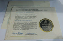 Load image into Gallery viewer, 1977 Royal Society&#39; Expeditions INT&#39;L Society of Postmasters Silver Proof Medal
