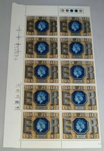 Load image into Gallery viewer, 1977 SILVER JUBILEE 1952-1977 10p BLOCK OF 10 STAMPS MNH &amp; TRAFFIC LIGHTS
