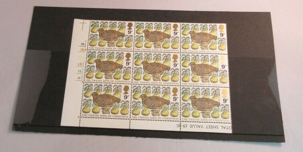 1977 THE TWELVE DAYS OF CHRISTMAS 9p BLOCK OF 9 STAMPS MNH