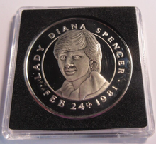 Load image into Gallery viewer, 1981 CHARLES &amp; DIANA BETROHALL SILVER PLATED PROOF MEDAL CAPSULE BOX &amp; COA
