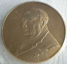 Load image into Gallery viewer, THE CHURCHILL MEDALS 4 GOLD / STERLING SILVER MEDALS 1974 BY JOHN PINCHES COA
