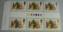 Load image into Gallery viewer, 1978 CHRISTMAS SINGING CAROLS 7P BLOCK OF SIX STAMPS MNH WITH TRAFFIC LIGHTS
