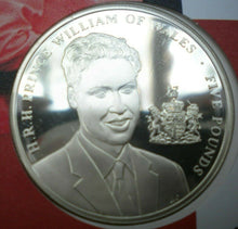 Load image into Gallery viewer, 2003 HRH PRINCE WILLIAM 21ST BIRTHDAY SILVER PROOF JERSEY £5 COIN COVER PNC
