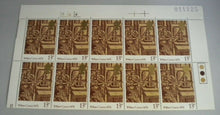 Load image into Gallery viewer, 1976 WILLIAM CAXTON 1476 13P BLOCK OF TEN STAMPS MNH &amp; TRAFFIC LIGHTS
