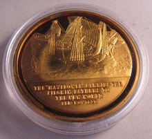 Load image into Gallery viewer, 1973 THE MAYFLOWER BIRMINGHAM MINT HALLMARKED G/PLATED SILVER MEDAL COA BOX
