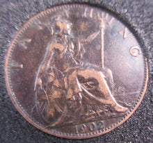 Load image into Gallery viewer, 1902 EDWARD VII DARKENED BRONZE FARTHING EF-UNC IN QUADRANT CAPSULE &amp; BOX
