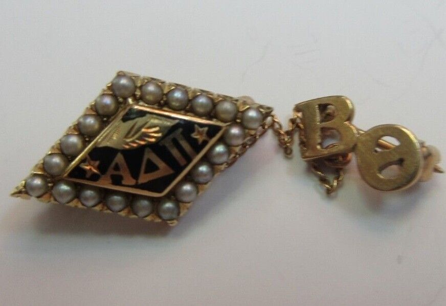 1933 ALPHA DELTA PI SERORITY BROOCH WITH CHAPTER SAFTY CHAIN IN 14K GOLD