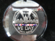 Load image into Gallery viewer, 2020 VE DAY 75th ANNIVERSARY SILVER PROOF COLOURED 50P  COA &amp; PRESENTATION BOX
