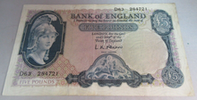 Load image into Gallery viewer, 1957 O&#39;BRIEN BRITANNIA FIVE POUND £5 NOTE FEB 1957 AEF D63 284721
