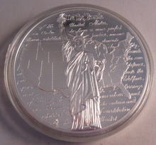 Load image into Gallery viewer, 2001 QUARTERS OF THE 50 STATES SILVER PLATED MEDAL GOLD PLATED QUARTER &amp; CAPSULE
