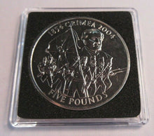 Load image into Gallery viewer, 2004 QEII CRIMEA 1854-2004 BUNC BAILIWICK OF GUERNSEY £5 COIN &amp; CAPSULE
